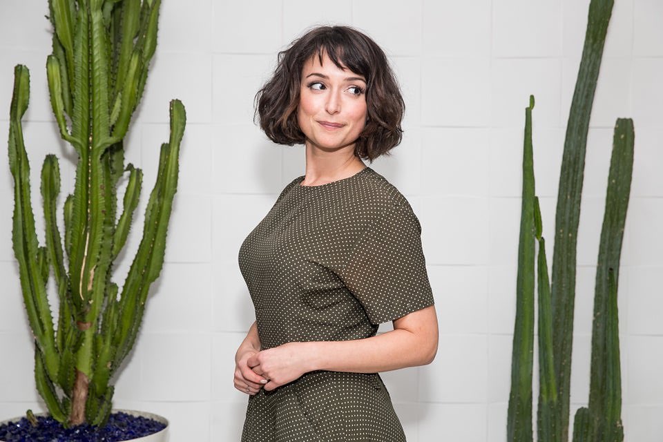 Who is Milana Vayntrub? Bio/Wiki, Age, Career, Net Worth 2024